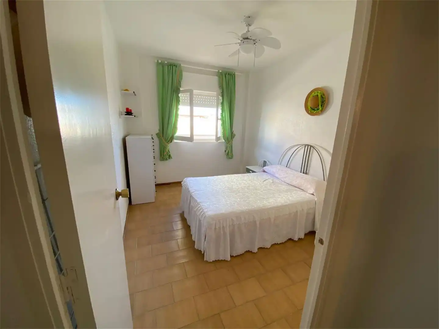 Wohnungen zur Miete in Boulevard Avenida Gran Vía de la Manga, 1, Zona Galúa - Calnegre Schlafzimmer von Wohnungen zur Miete in La Manga del Mar Menor mit Schwimmbad und Balkon