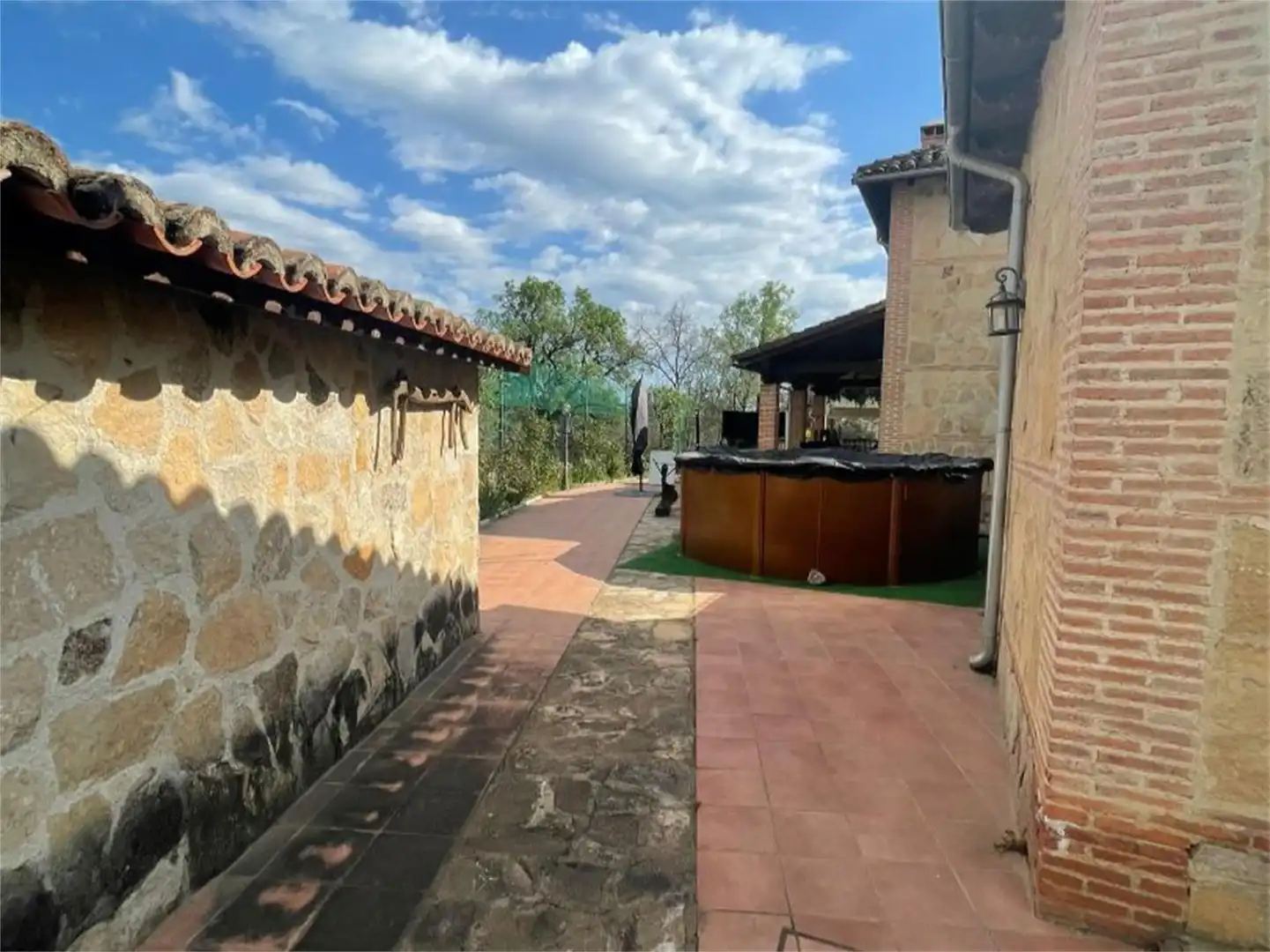 Houses for sale in Camino Colada, Candeleda Terrace of Houses for sale in Candeleda with Air Conditioner, Terrace and Swimming Pool
