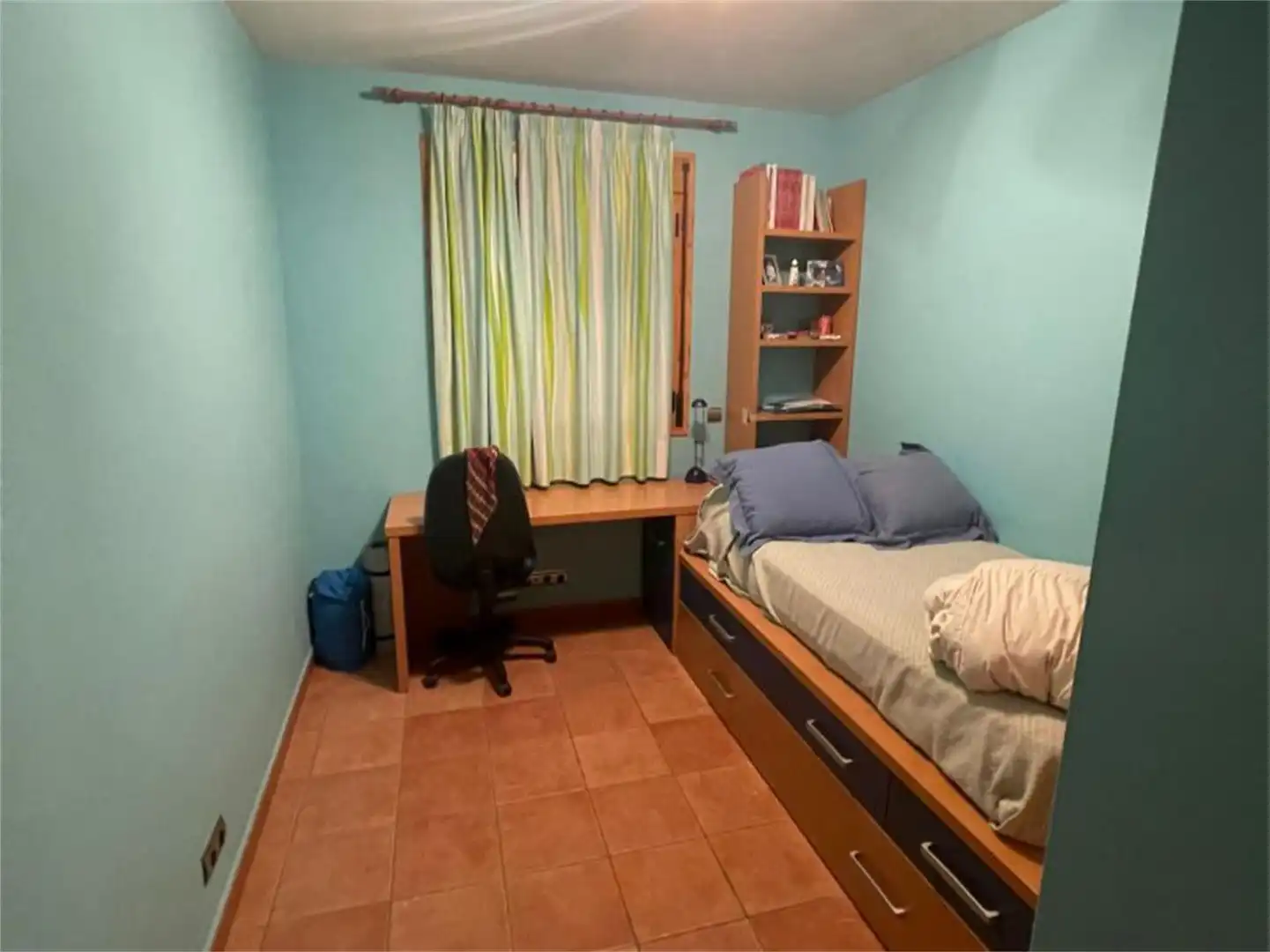 Houses for sale in Camino Colada, Candeleda Bedroom of Houses for sale in Candeleda with Air Conditioner, Terrace and Swimming Pool