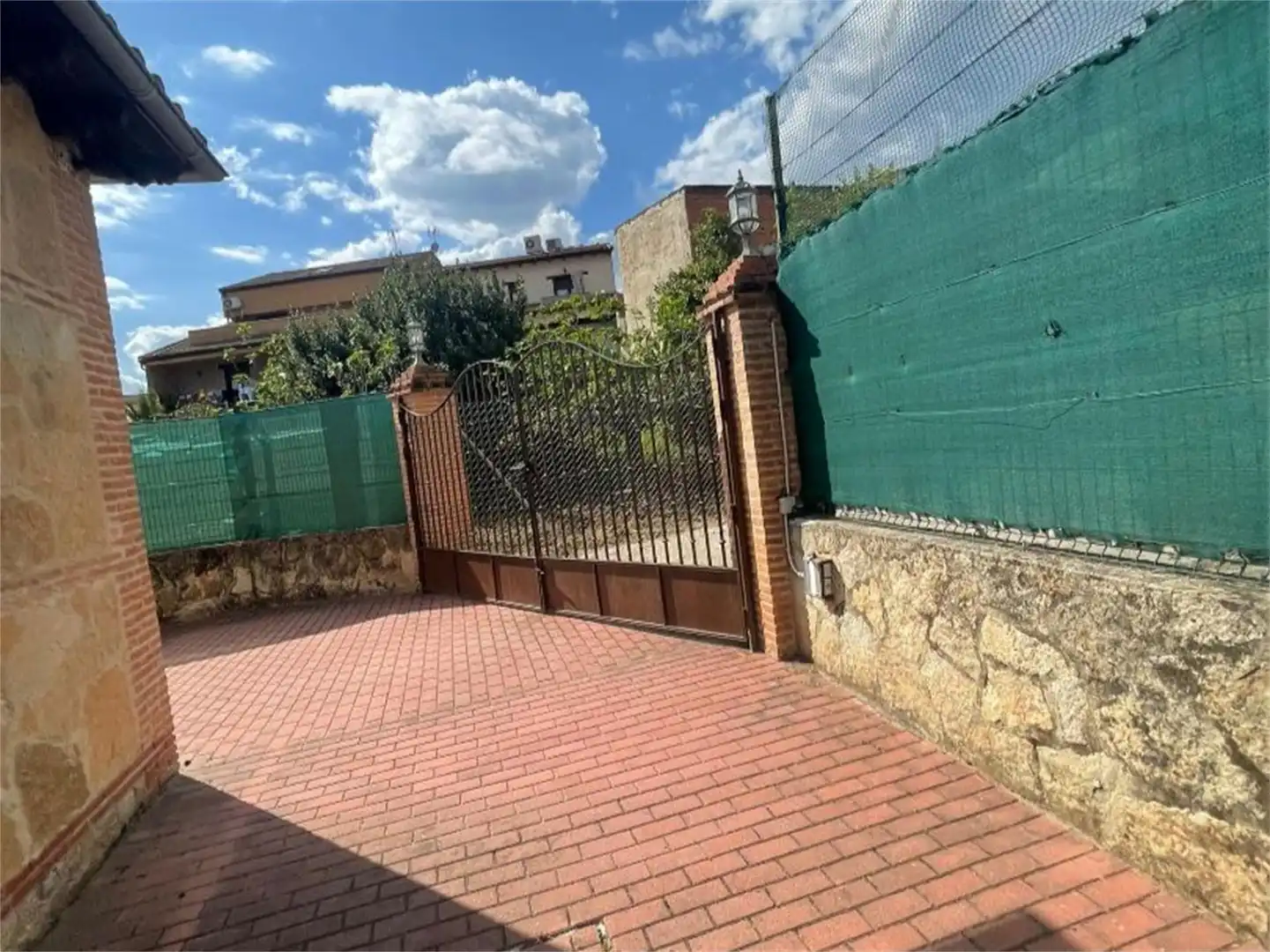 Houses for sale in Camino Colada, Candeleda Exterior view of Houses for sale in Candeleda with Air Conditioner, Terrace and Swimming Pool