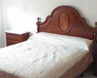 Bedroom of House or chalet to share in  Toledo Capital  with Air Conditioner