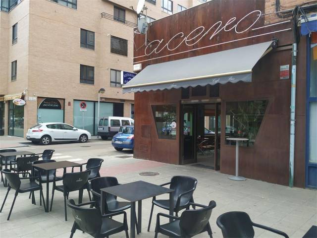 Local comercial en Venta en Avenida Príncipe de Asturias, 47 en Las Viñas