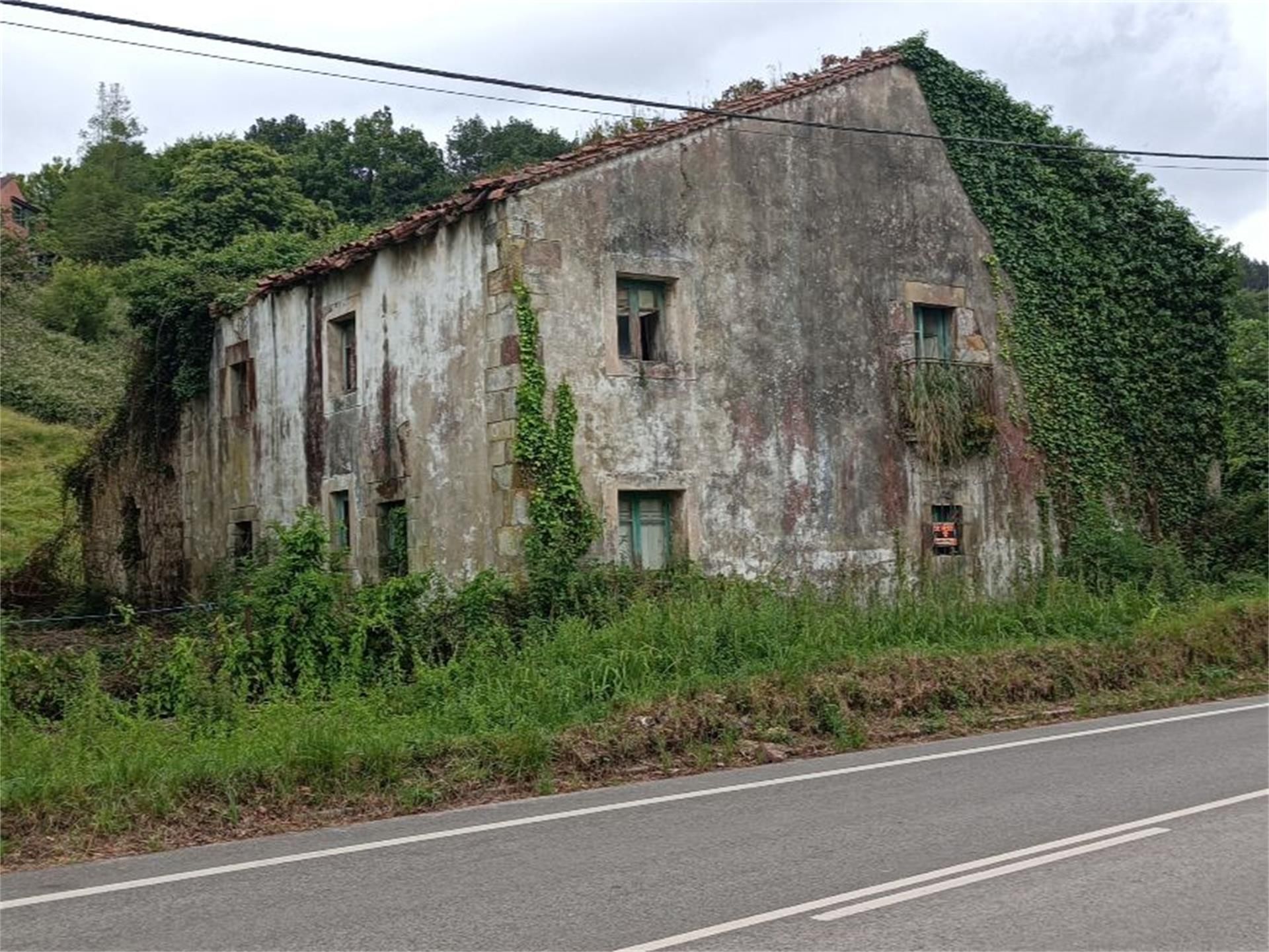 Exterior view of Single-family semi-detached for sale in Piélagos