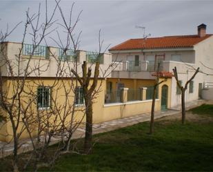 Vista exterior de Casa o xalet en venda en Narros de Matalayegua amb Calefacció, Terrassa i Traster