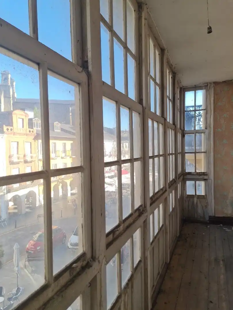Einfamilien-Reihenhaus zum Verkauf in Plaza Mayor, 22, Villafranca del Bierzo Einfamilien-Reihenhaus zum Verkauf in Villafranca del Bierzo mit Privatgarten