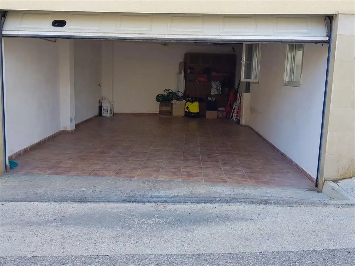 Parkplatz von Geschaftsraum zum Verkauf in Salvacañete