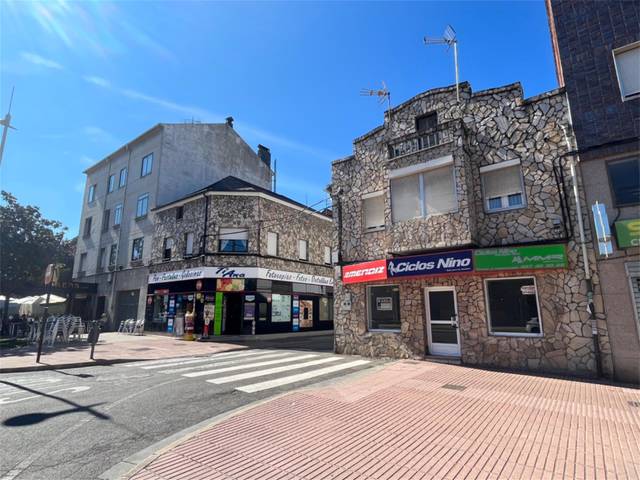 Local comercial en Alquiler en Avenida de Galicia, 73 en Cuatro Vientos