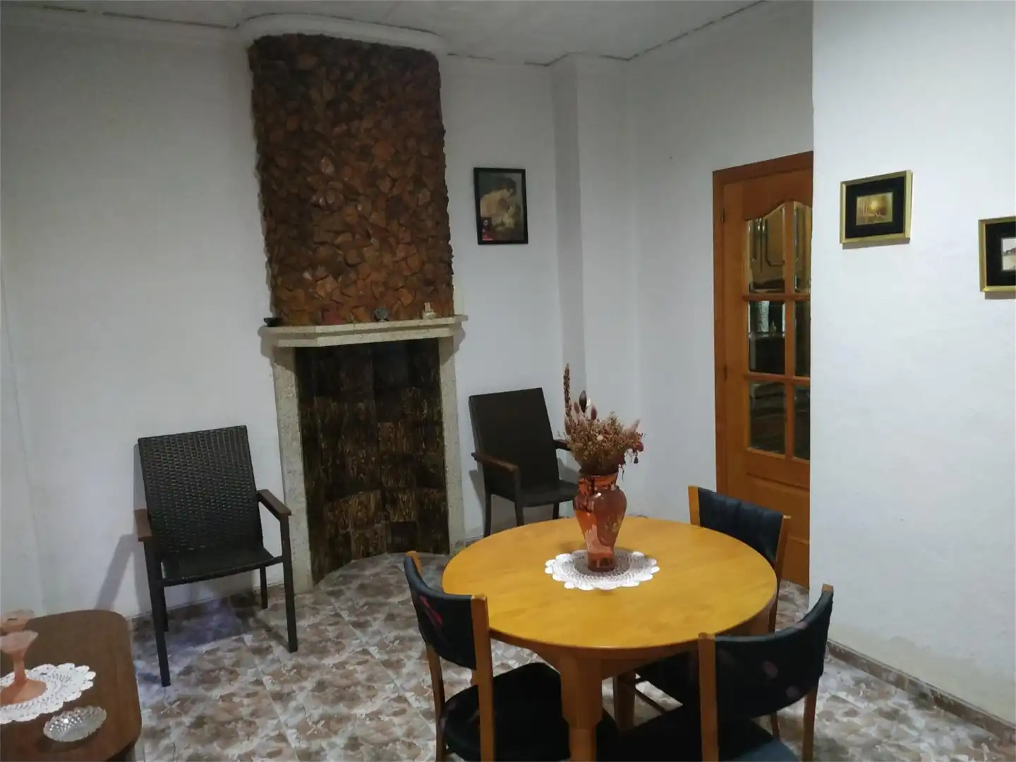 Casa adosada en venta en CV-557, 41, Antella Comedor de Casa adosada en venta en Antella con Aire acondicionado, Amueblado y Horno
