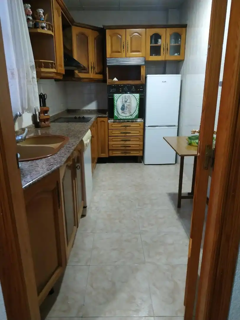 Casa adosada en venta en CV-557, 41, Antella Cocina de Casa adosada en venta en Antella con Aire acondicionado, Amueblado y Horno