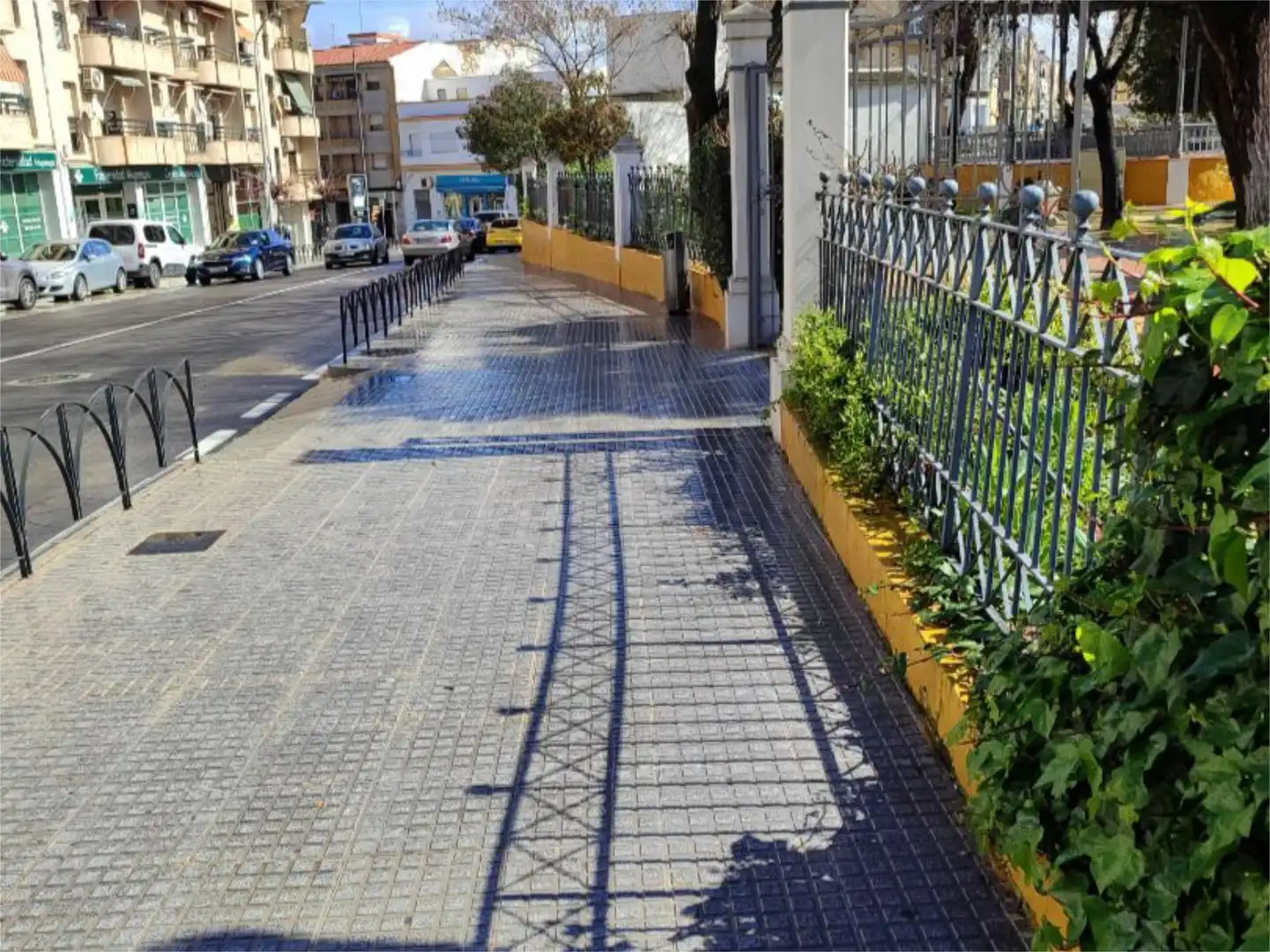 Piso en venta en Calle San Pedro, 35, Centro Vista exterior de Piso en venta en Lucena con Aire acondicionado, Terraza y Balcón