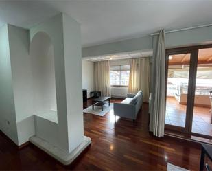 Sala d'estar de Àtic per a compartir en Vigo  amb Terrassa i Balcó