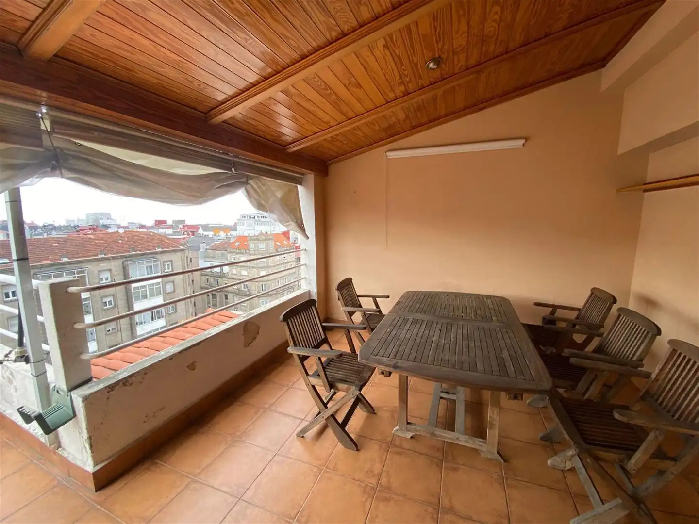 Habitación en Avenida da Gran Vía, Plaza España - Corte Inglés Terraza de Ático para compartir en Vigo con Calefacción, Parquet y Terraza