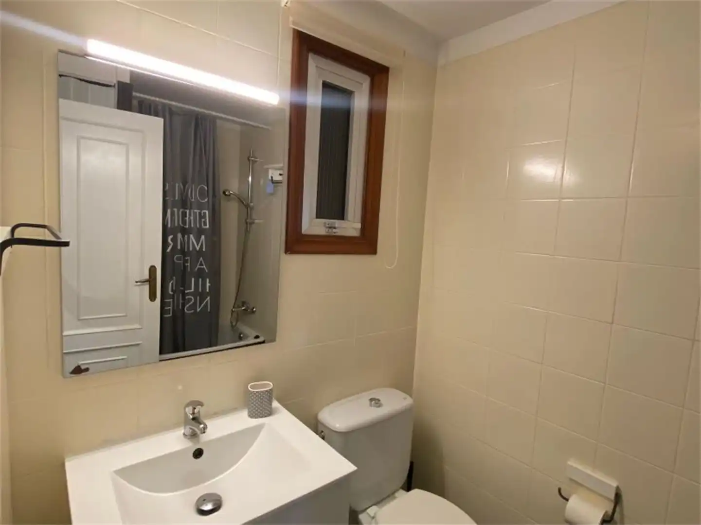 Habitación en Avenida da Gran Vía, Plaza España - Corte Inglés Baño de Ático para compartir en Vigo con Calefacción, Parquet y Terraza