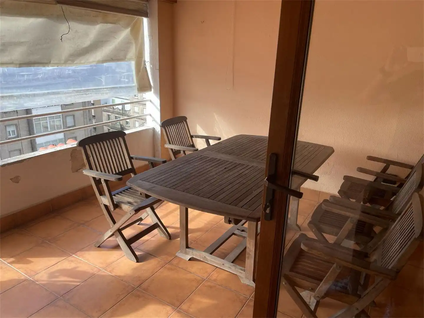 Habitación en Avenida da Gran Vía, Plaza España - Corte Inglés Terraza de Ático para compartir en Vigo con Calefacción, Parquet y Terraza