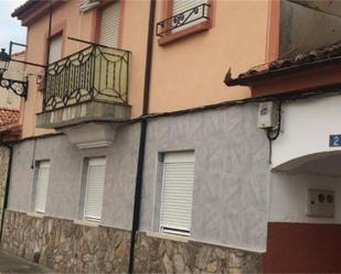 Exterior view of Flat for sale in Cistierna  with Balcony