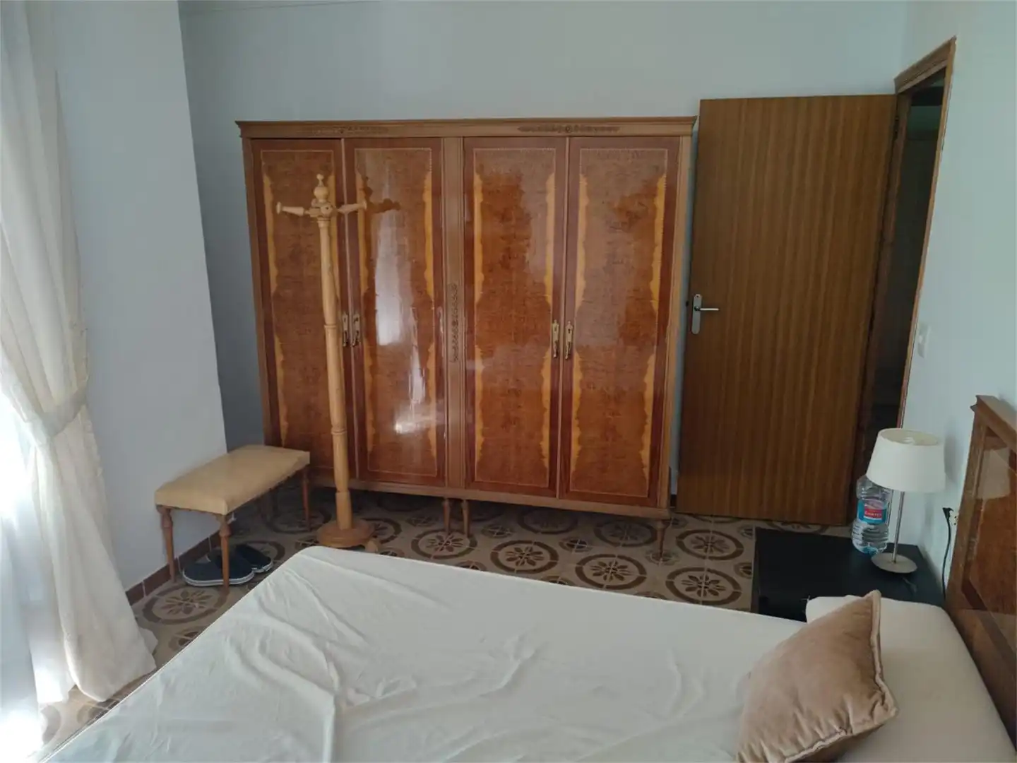 Habitación de Casa adosada en venta en Alhambra con Terraza y Balcón