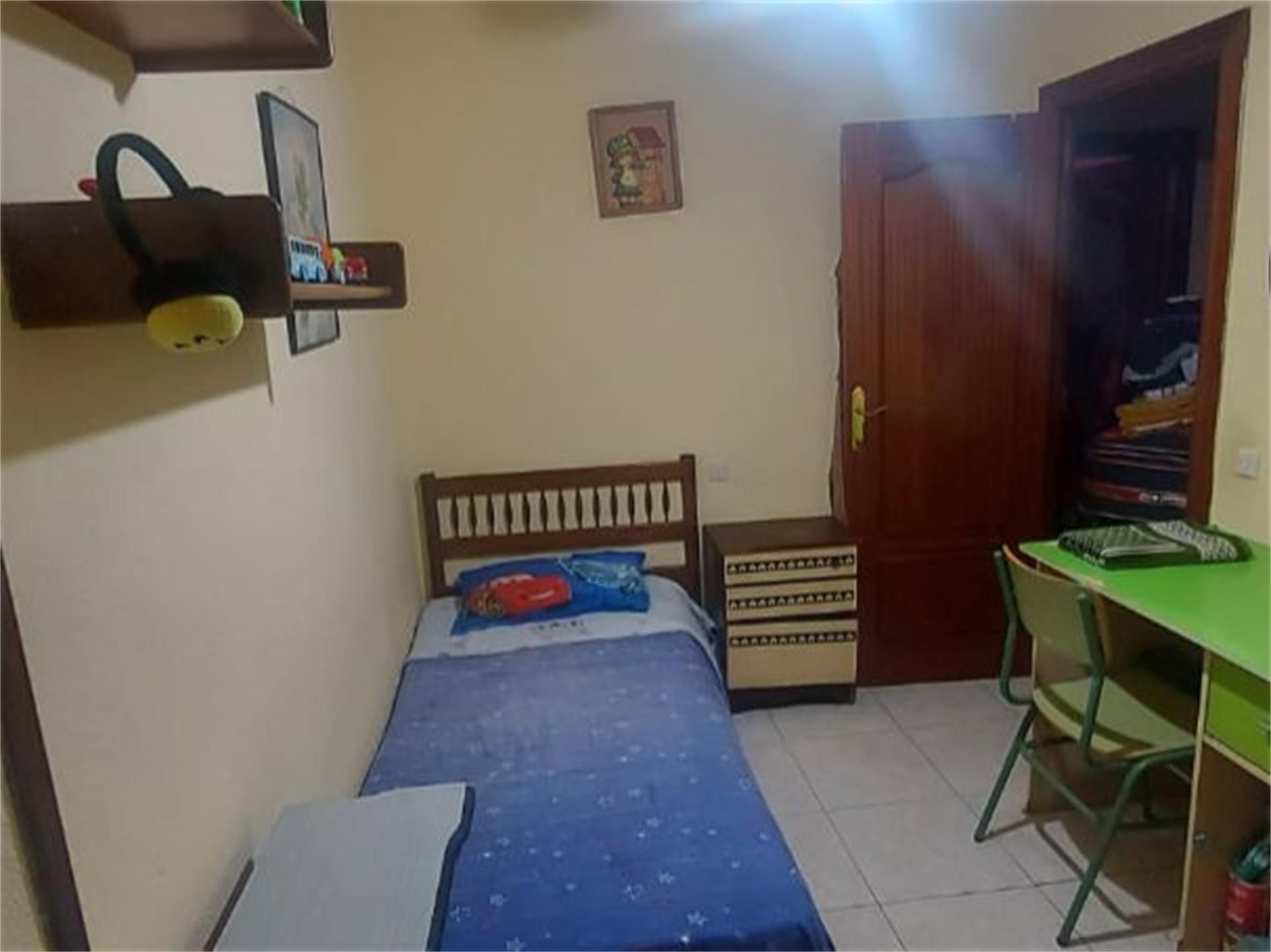 Schlafzimmer von Wohnung zum verkauf in Fuente el Fresno mit Klimaanlage, Terrasse und Möbliert