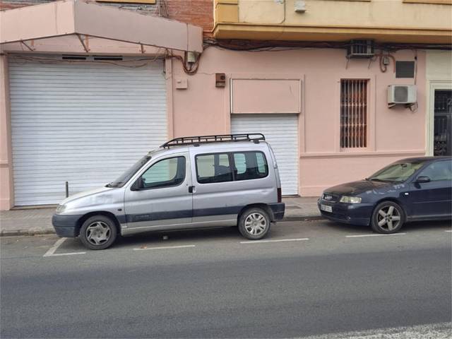 Local comercial en Alquiler en Avenida del Primado Reig, 27 en La Seu