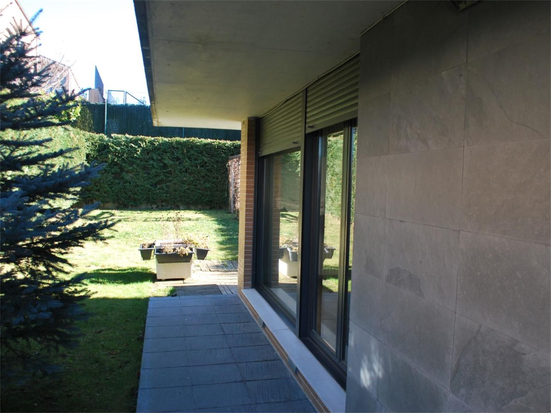 Garden of Box room to rent in Esteribar  with Heating, Private garden and Parquet flooring