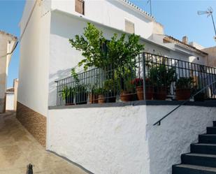 Vista exterior de Casa adosada en venda en Villanueva del Rosario amb Aire condicionat