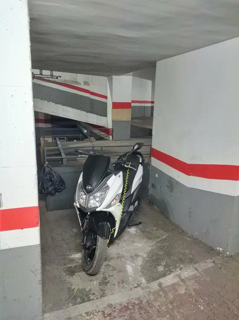 Garaje de alquiler en Rambla de la Marquesa de Castellbell, 48, Roses - Castellbell Parking de Garaje de alquiler en Sant Feliu de Llobregat