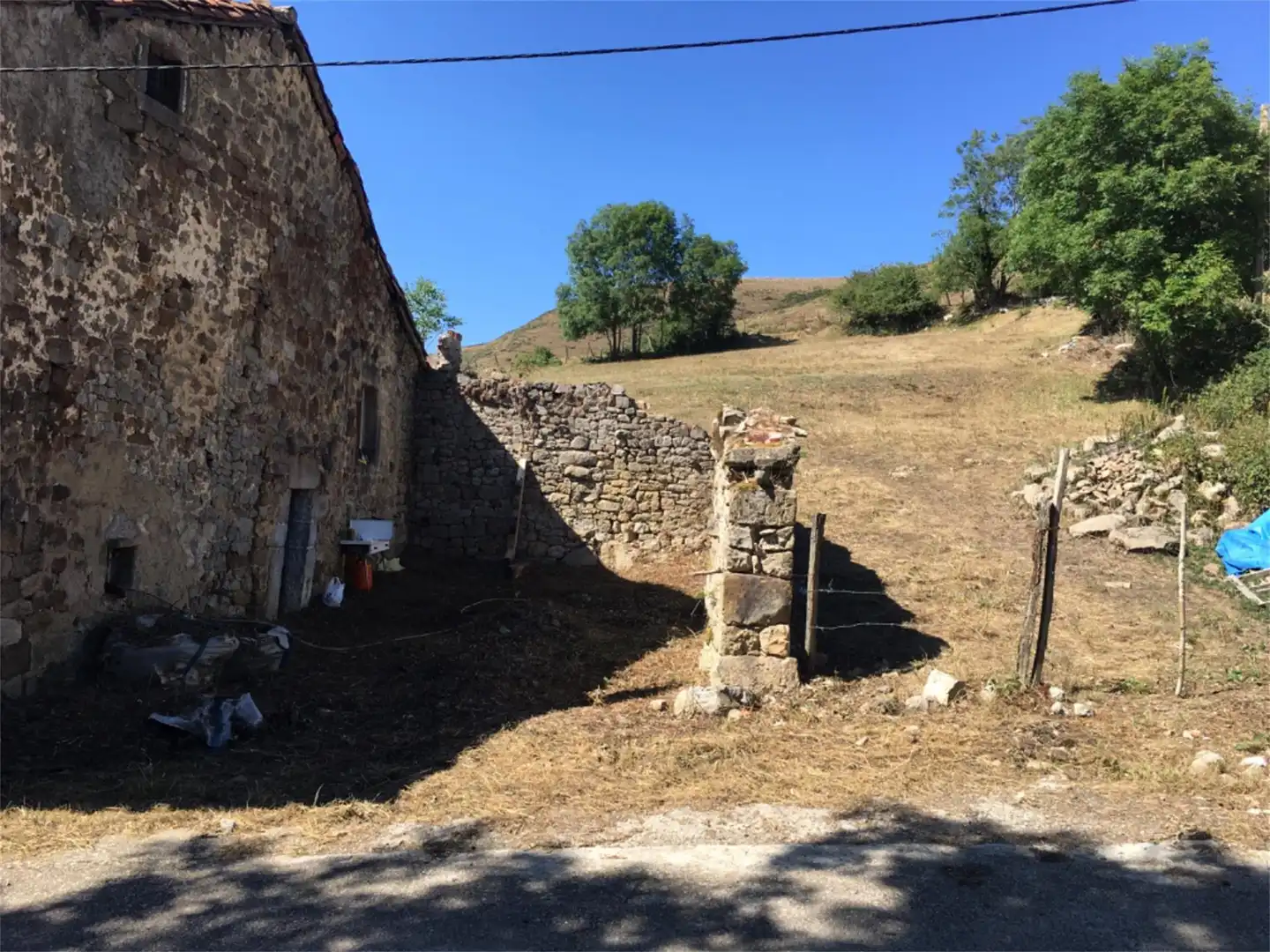 Casa adosada en venda en Campoo de Yuso amb Jardí privat