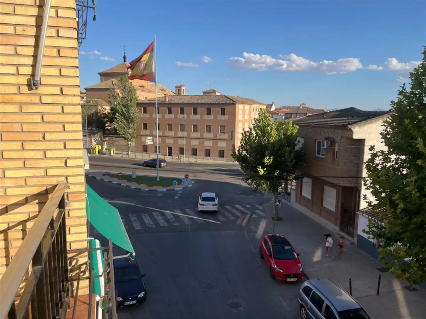 Vista exterior de Pis per a compartir en La Puebla de Montalbán amb Aire condicionat, Calefacció i Terrassa