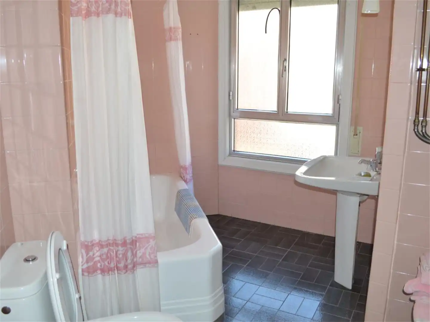 Bathroom of Flat for sale in Villacarriedo  with Heating, Parquet flooring and Storage room