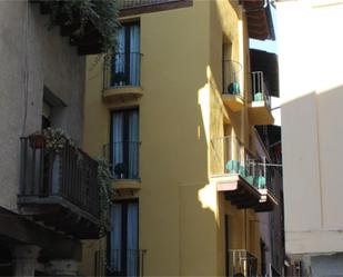 Vista exterior de Casa adosada en venda en La Seu d'Urgell amb Calefacció, Terrassa i Moblat