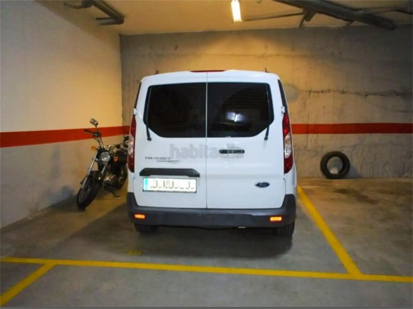 Parking de Piso en venta en Terrassa con Calefacción, Trastero y Piscina