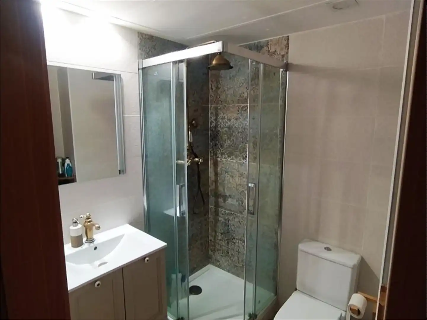 Baño de Piso en venta en Terrassa con Calefacción, Trastero y Piscina