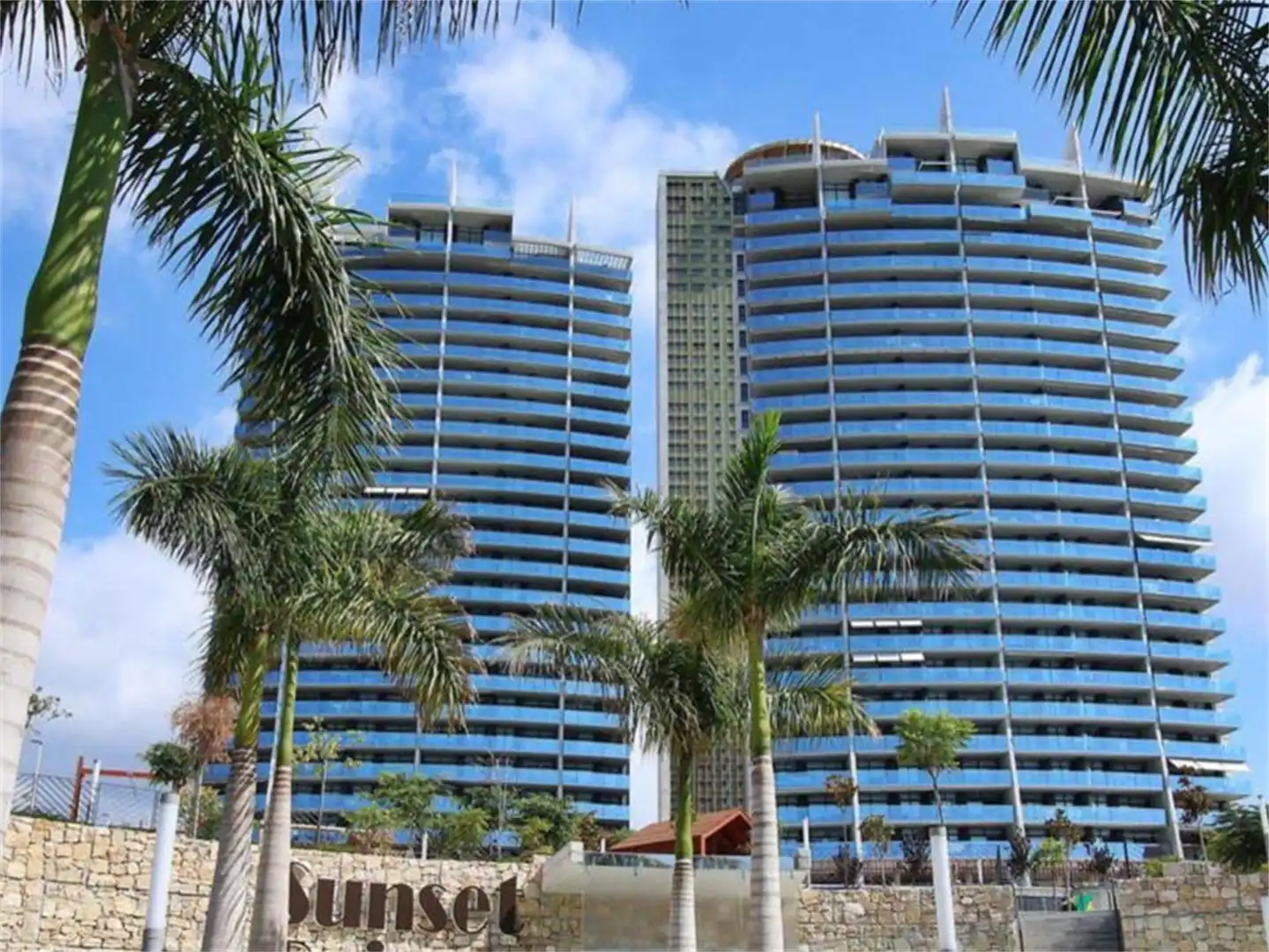 Flat for rent in Avenida de Villajoyosa, Playa Poniente Exterior view of Flat for rent in Benidorm with Air Conditioner, Heating and Terrace