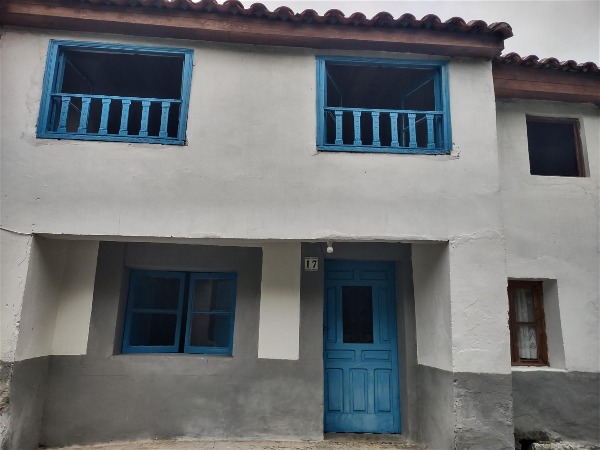 Exterior view of House or chalet for sale in Llanes