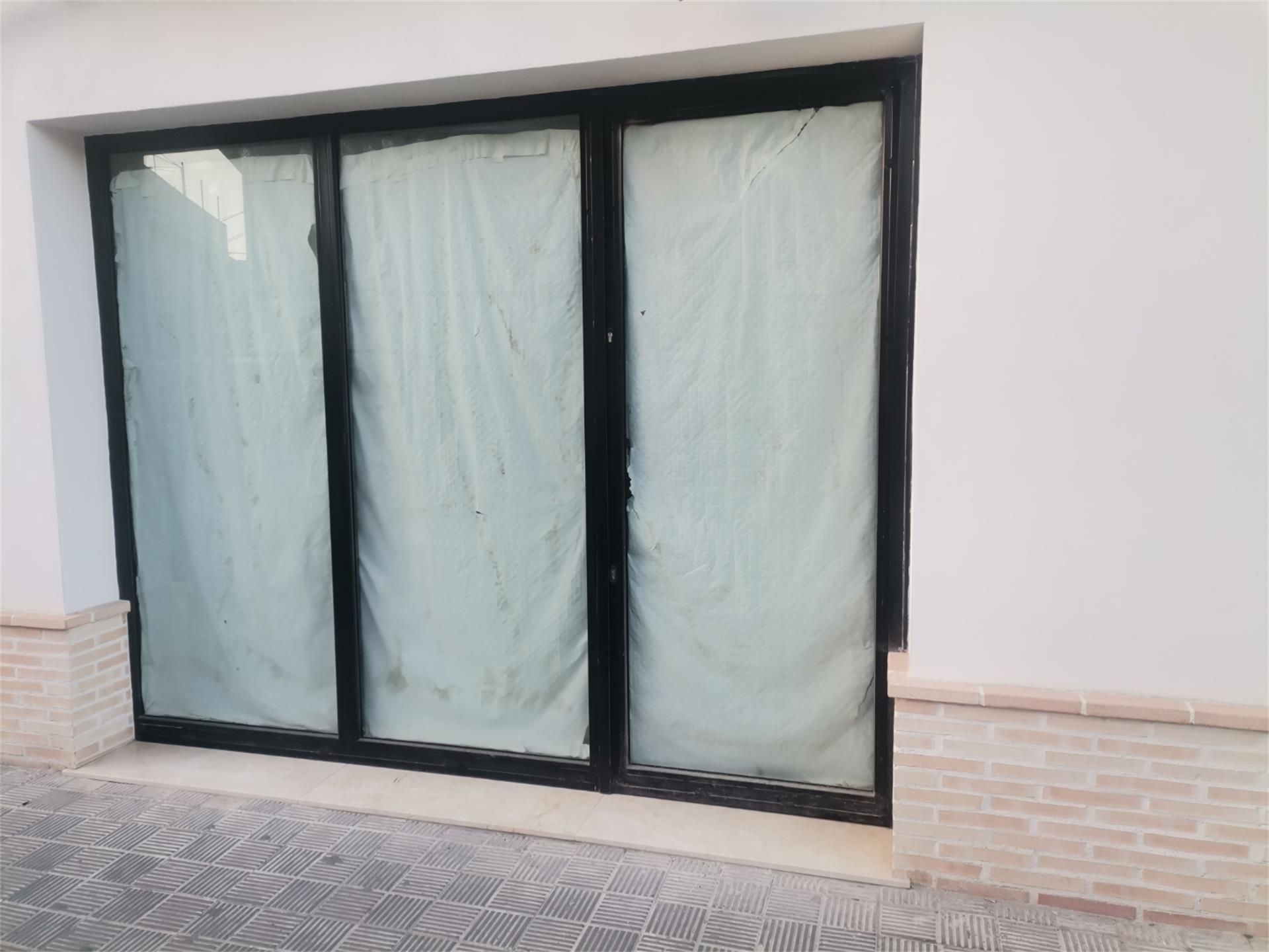 Local de lloguer a Avenida Blas Infante, 13, Torre Cruz - Los Molinos