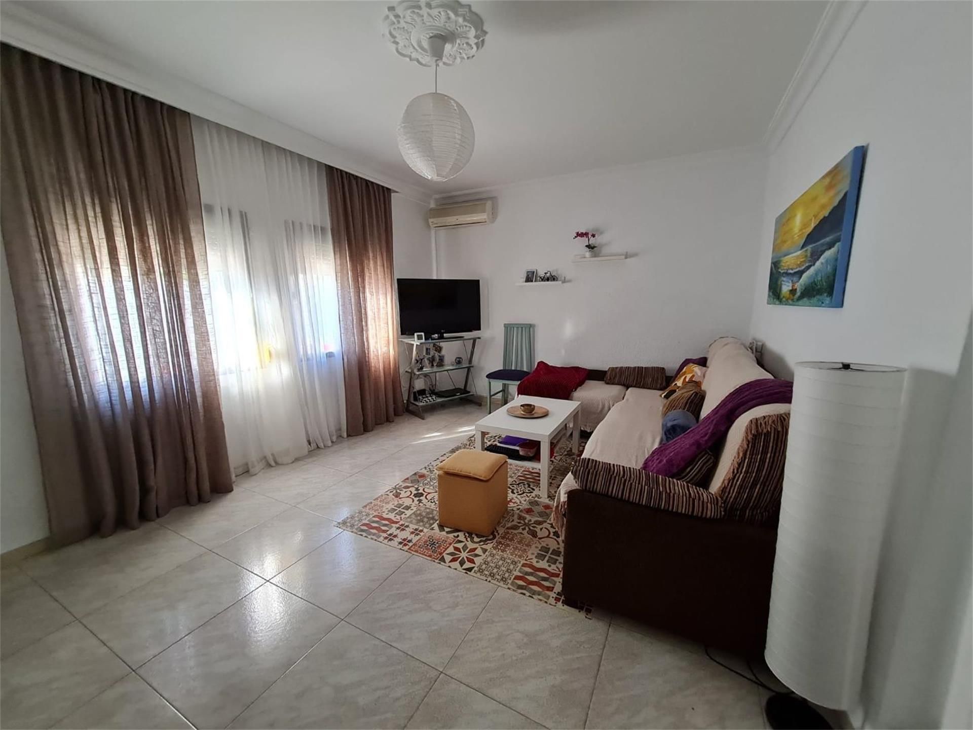 Sala d'estar de Planta baixa en venda en Valverde del Camino amb Aire condicionat, Calefacció i Moblat