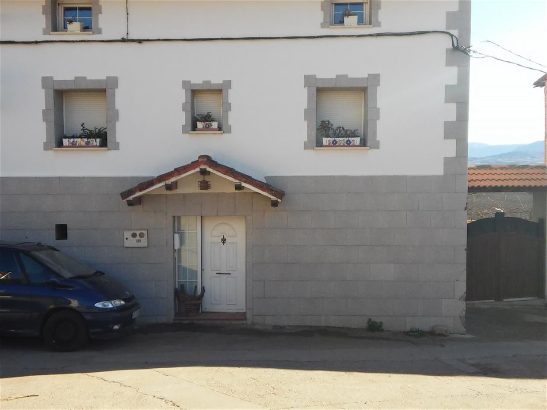 Vista exterior de Casa o xalet en venda en Torrecilla Sobre Alesanco amb Jardí privat, Terrassa i Moblat
