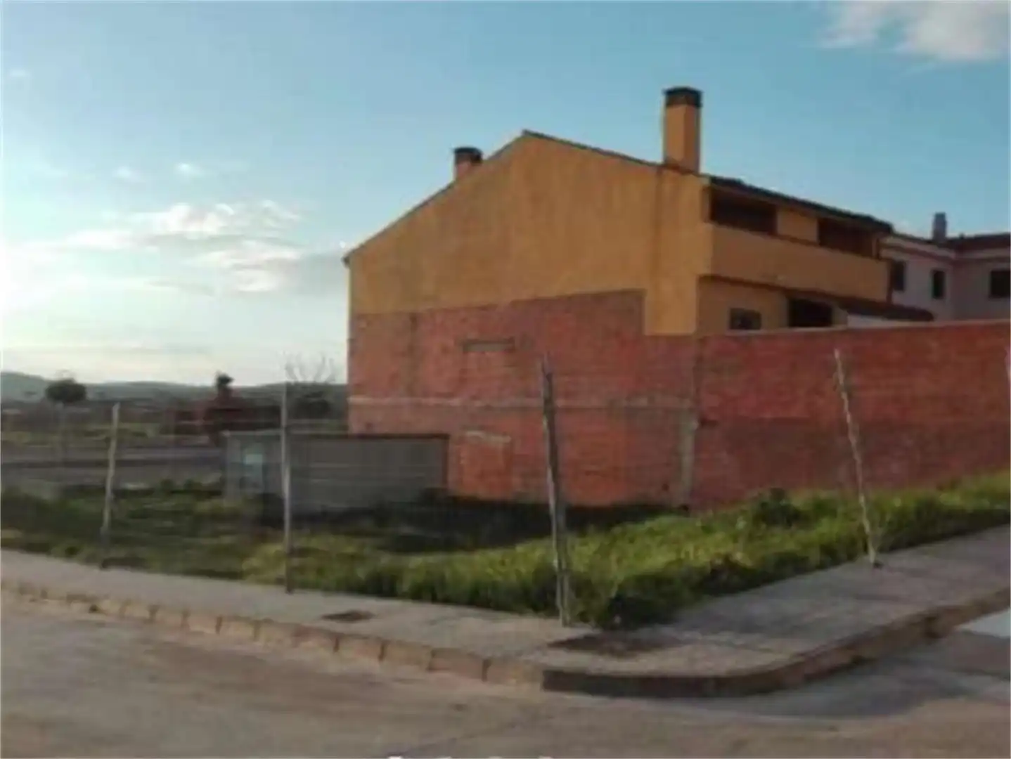Country homes for sale in Calle Ramón Sénder, Malpartida de Plasencia Country homes for sale in Malpartida de Plasencia with Private garden