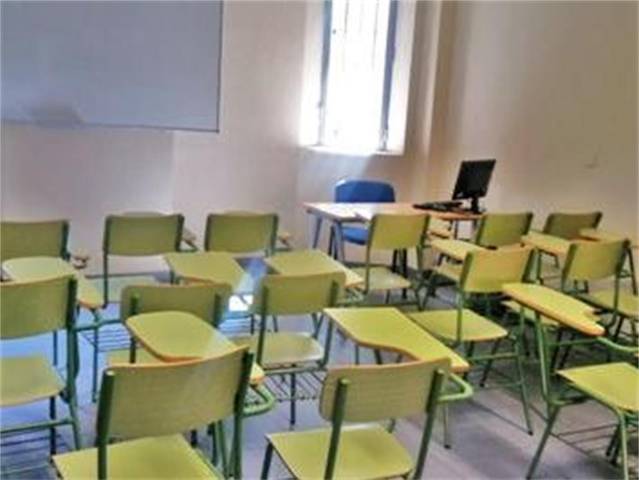 Oficina en Alquiler en Calle de Ramón Gómez de la Serna en Peñagrande