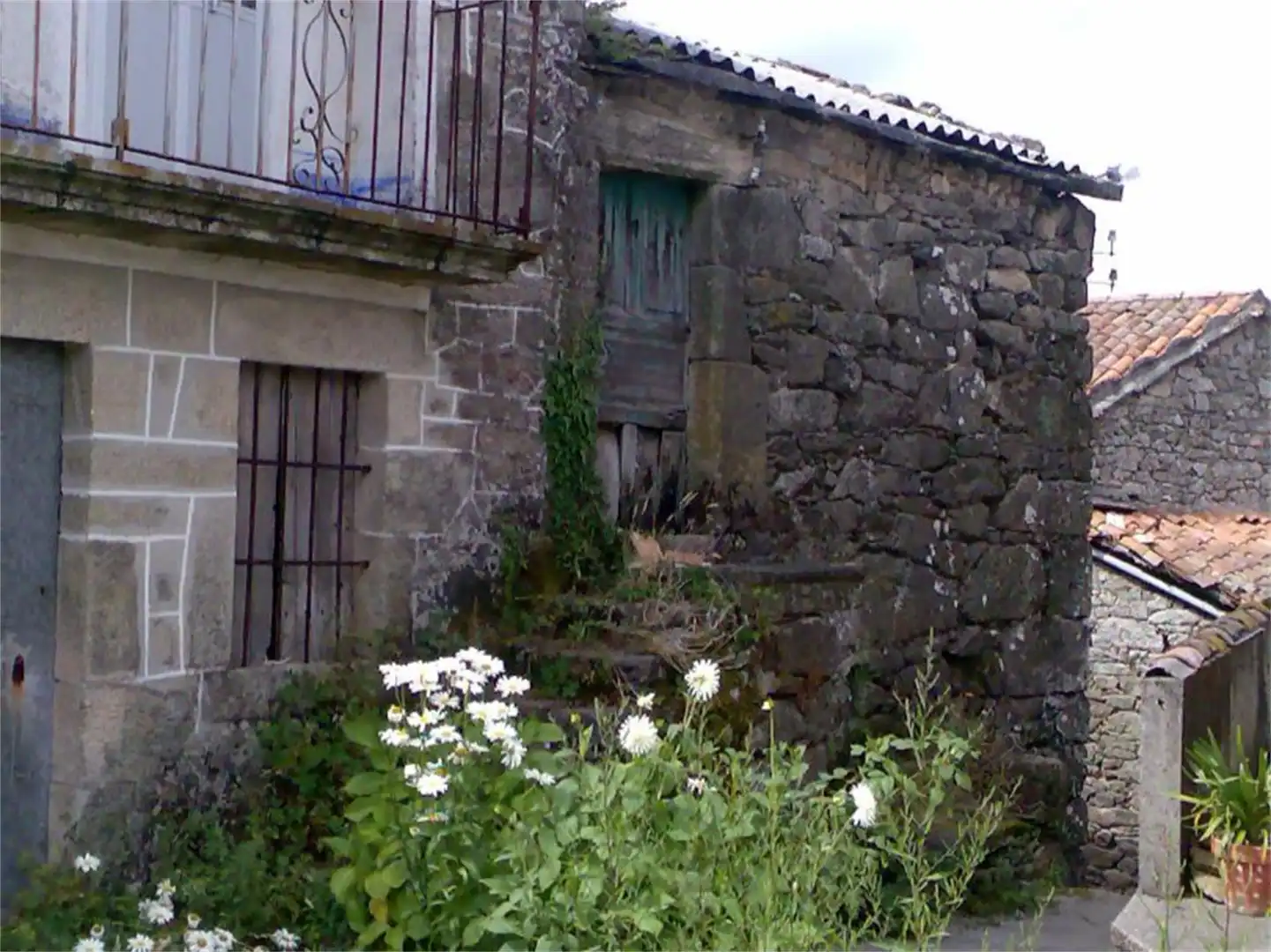Exterior view of Houses for sale in Cerdedo  with Balcony
