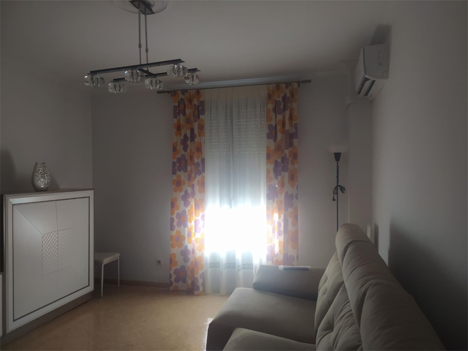 Flat for sale in Avenida de San Isidro, Lopera