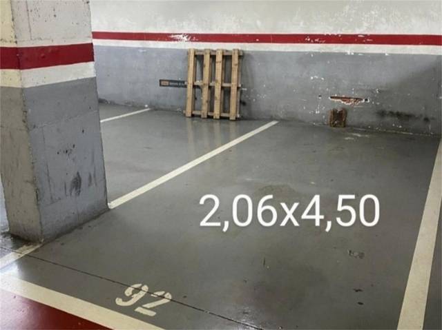 Garaje en Venta en Carrer de la Indústria, 300 en El Camp de l'Arpa del Clot