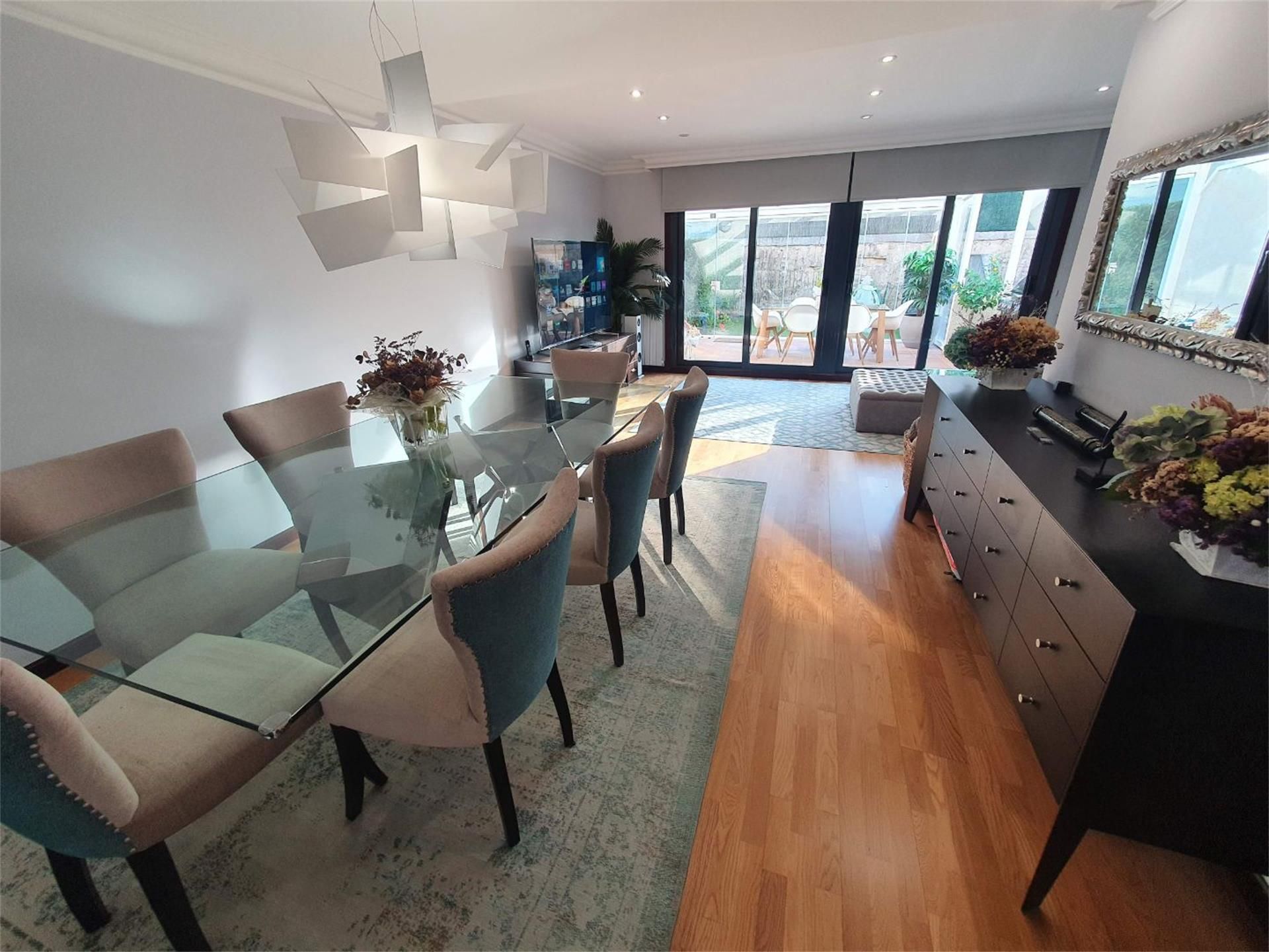 Dining room of Flat for sale in Vigo   with Heating, Private garden and Parquet flooring