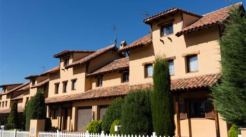 Foto 2 de Casa adosada en venda a Valverde de la Virgen, León