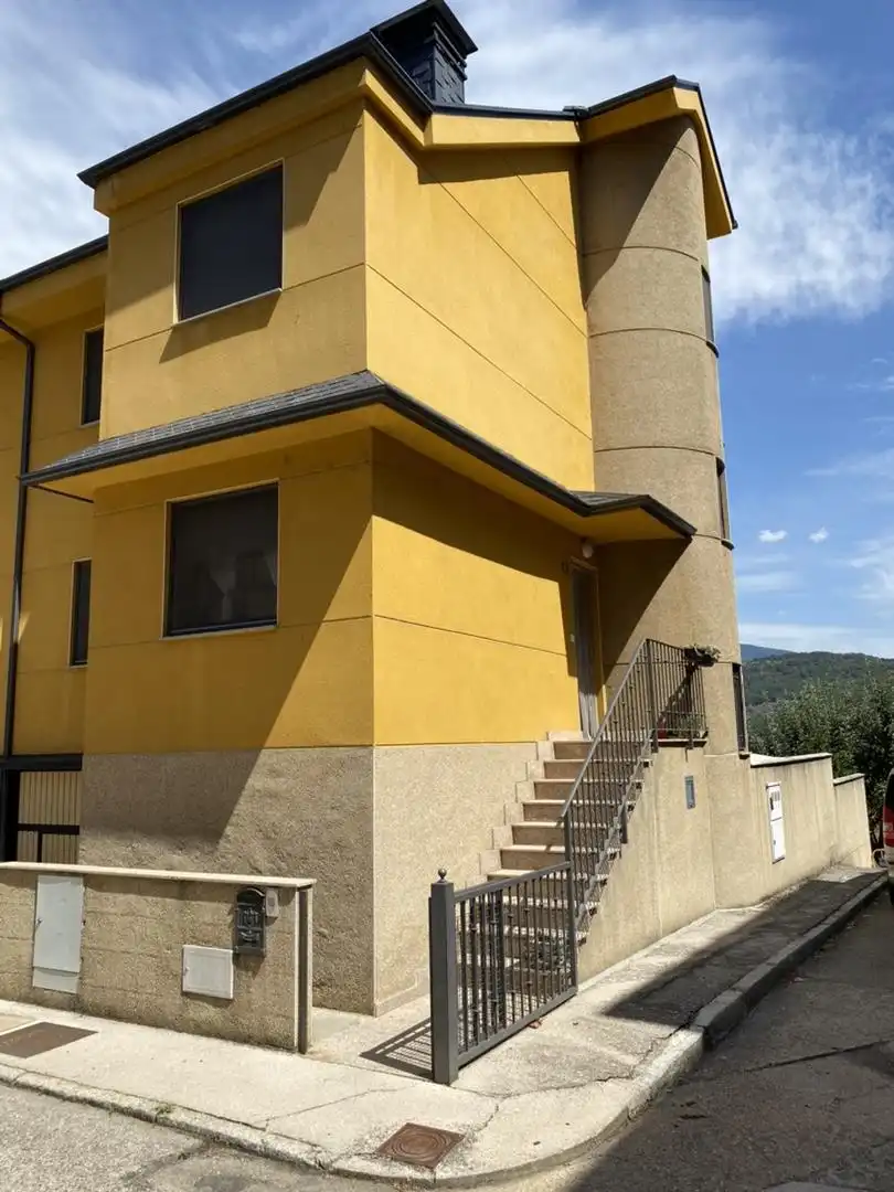 Einfamilien-Reihenhaus zum Verkauf in Calle Real, Toreno Außenansicht von Einfamilien-Reihenhaus zum Verkauf in Toreno mit Heizung, Privatgarten und Parkett