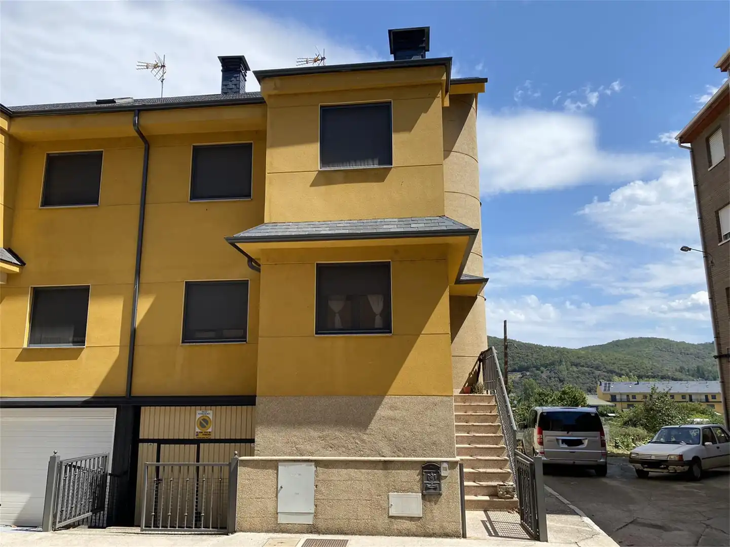 Einfamilien-Reihenhaus zum Verkauf in Calle Real, Toreno Außenansicht von Einfamilien-Reihenhaus zum Verkauf in Toreno mit Heizung, Privatgarten und Parkett