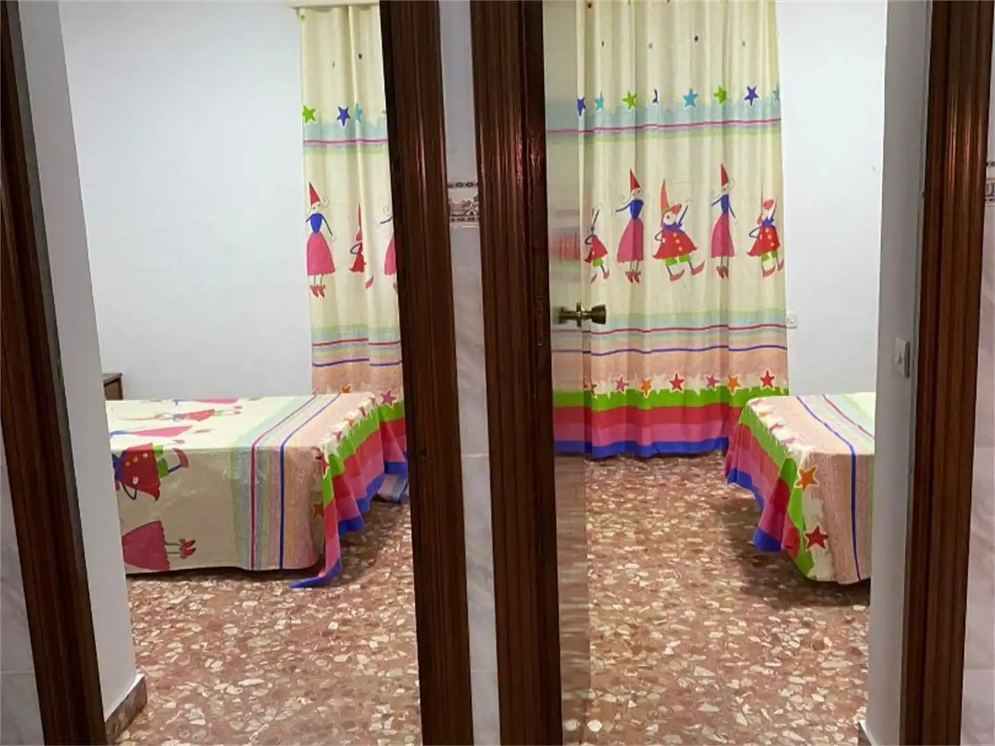 Casa adosada en venta en Avenida el Convento, Villaverde del Río Habitación de Casa adosada en venta en Villaverde del Río