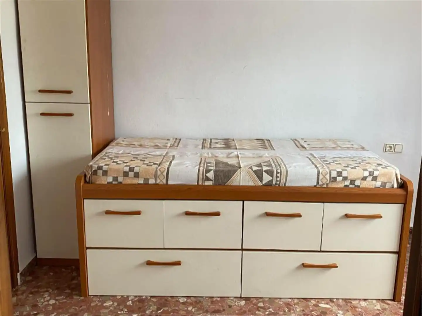Casa adosada en venta en Avenida el Convento, Villaverde del Río Habitación de Casa adosada en venta en Villaverde del Río
