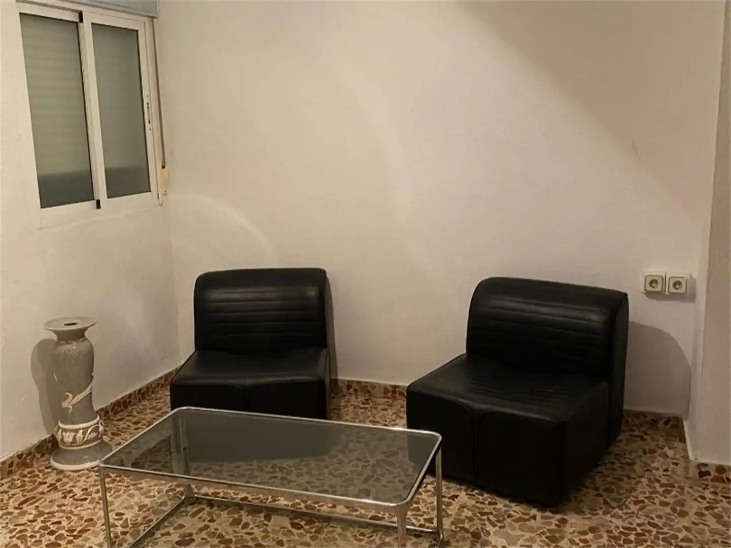 Casa adosada en venta en Avenida el Convento, Villaverde del Río Sala de estar de Casa adosada en venta en Villaverde del Río