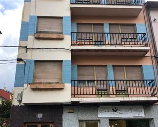 Vista exterior de Casa adosada en venda en Vegadeo amb Terrassa, Traster i Balcó