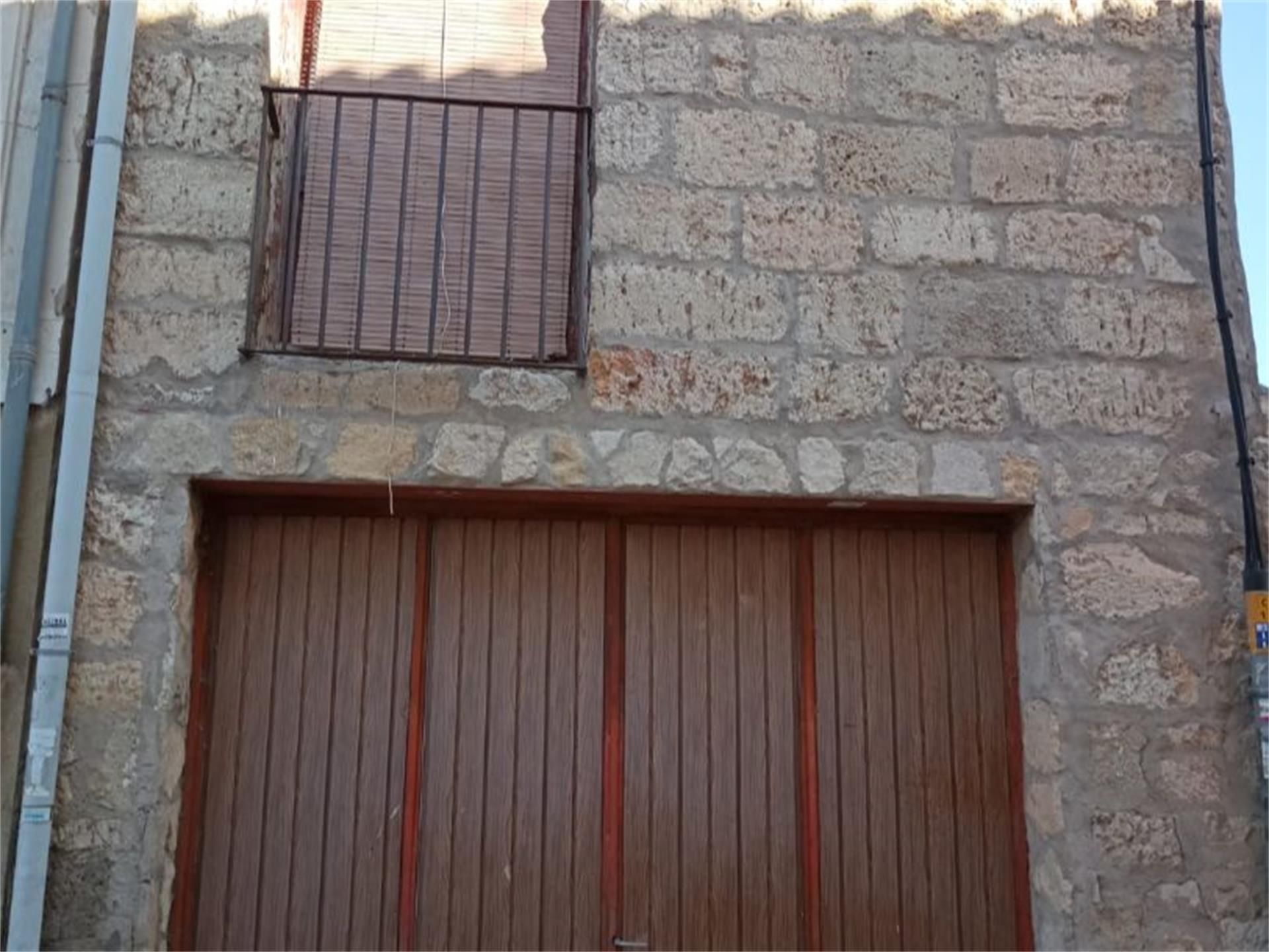 Exterior view of Single-family semi-detached for sale in Torquemada  with Private garden, Terrace and Balcony